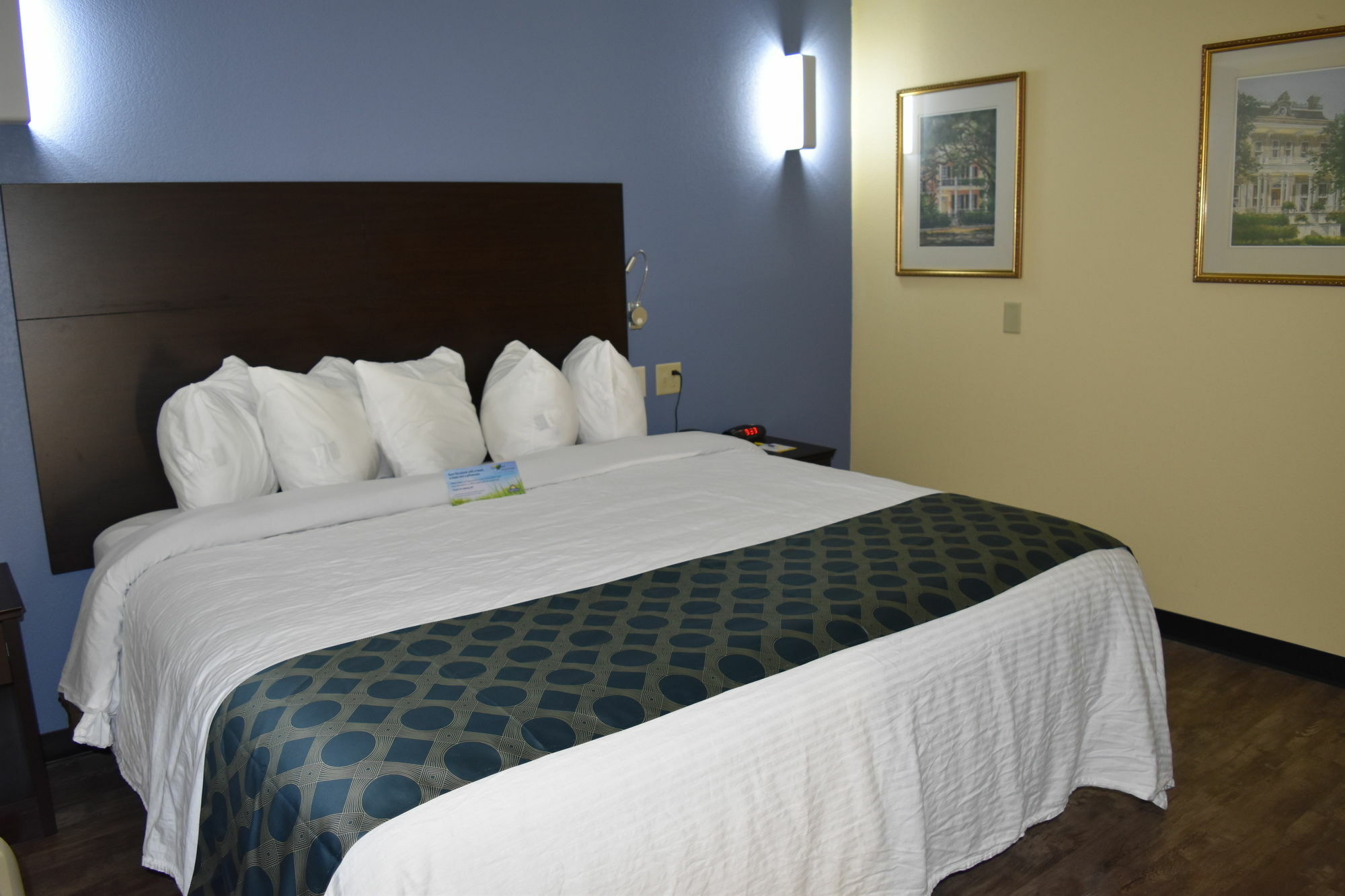 Days By Wyndham Pontchartrain Hotel New Orleans